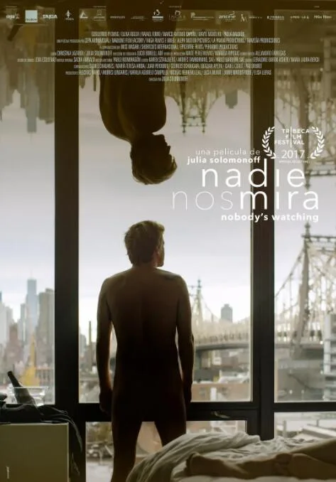 无人注视海报