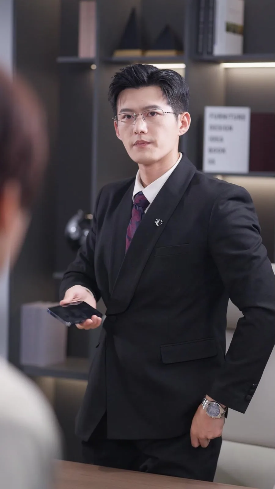 女扮男装后我掰弯了闪婚总裁海报